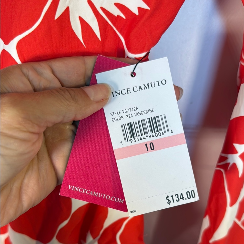 Vince Camuto Red Floral Rash guard Swim 🌺 - Picture 4 of 7